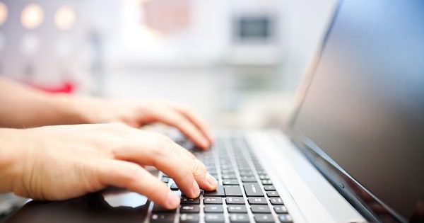 IA en Chile: Siete de cada diez personas la usan y la mayoría está dispuesta a capacitarse.