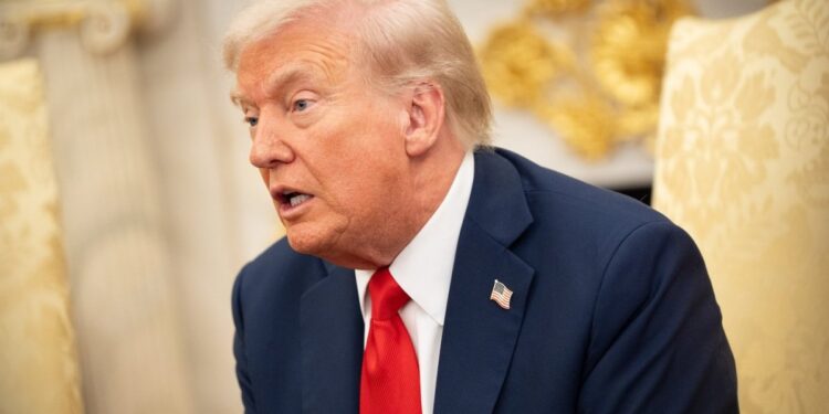 Donald Trump afirmó que María Corina Machado aceptó el Nobel de la Paz en su «nombre».