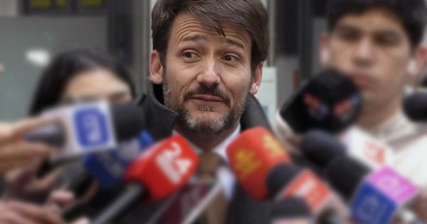 Boric echa al ministro de Energía tras el lío por las tarifas de la luz.