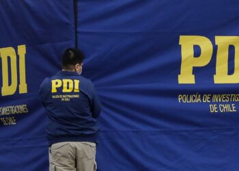 Hombre falleció tras ser apuñalado en plena calle en Isla de Maipo.