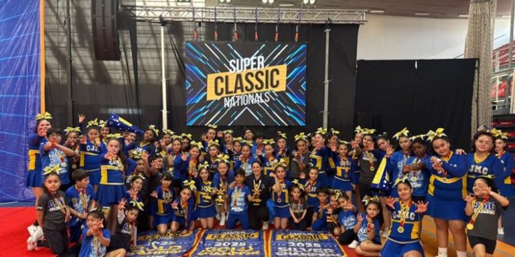 Las cheerleaders de La Pintana destacan en el campeonato escolar