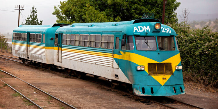 Inician las pruebas del nuevo tren que sustituirá al Buscarril del Maule.