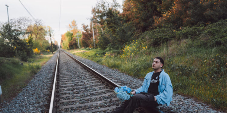 Emefelle le da un nuevo giro a Silvio Rodríguez en trap con “Corazón en Fuga”