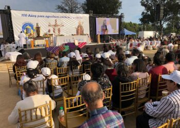 Centenario de la Diócesis de Talca: la comunidad se congregó en una procesión y misa.