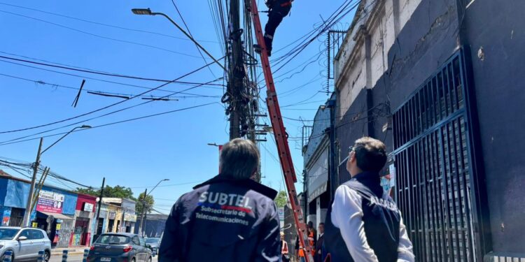 Recoleta arranca con plan para sacar cables viejos y mejorar el entorno urbano.