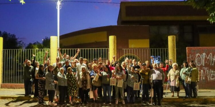San Bernardo lanza nuevas luces peatonales en la calle San Alfonso.