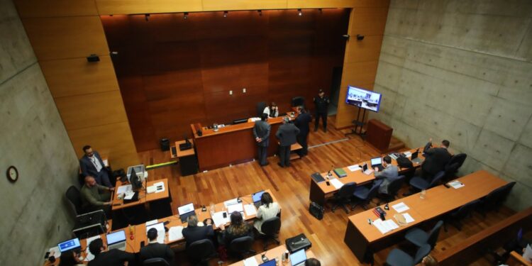 Corte dispone el inicio de un sumario contra el conservador de bienes raíces y los notarios involucrados en el caso «Muñeca Bielorrusa».