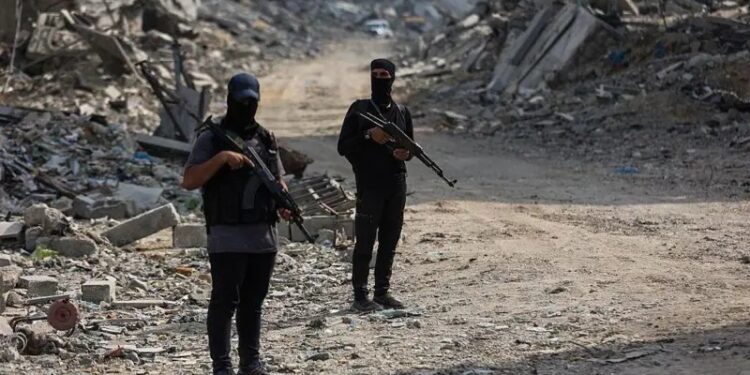 Luchadores de Hamás atrapados en túneles en Gaza amenazan con obstaculizar el progreso del alto el fuego.