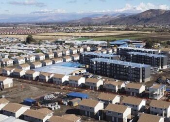 Censo 2024 muestra una gran caída en el déficit de viviendas en todo Chile.