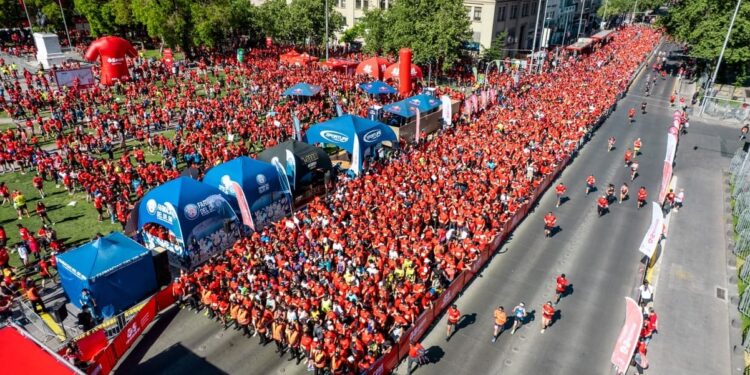 20 mil personas en la 3ra corrida gratis «Gana Santiago»