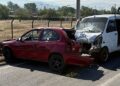 Choque de dos autos en Santa Elena.