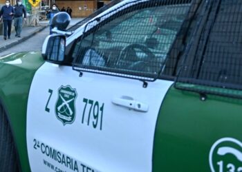 Cuatro arrestados por tráfico de drogas y robos tras un operativo en Los Ángeles.