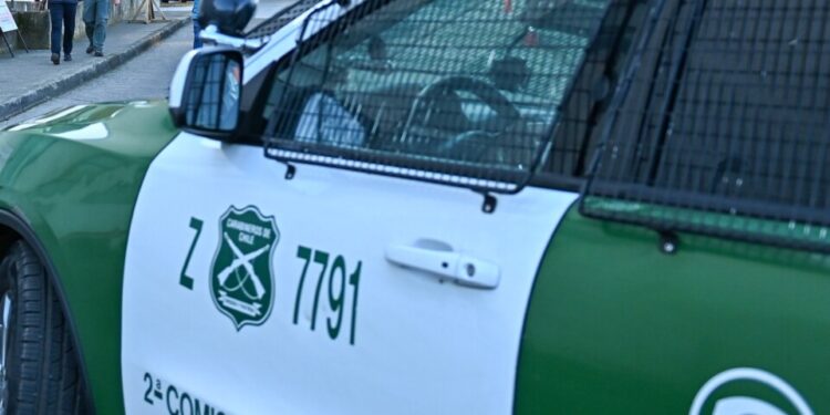 Cuatro arrestados por tráfico de drogas y robos tras un operativo en Los Ángeles.