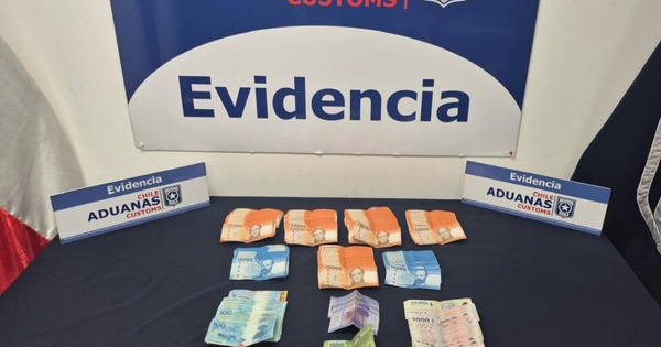 Aduanas pilla contrabando de plata en bus turístico en el paso fronterizo Los Libertadores.