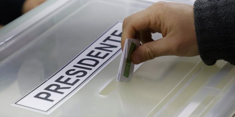 Las autoridades de Valparaíso destacan que la cédula de identidad y el pasaporte físico son los únicos documentos aceptados para votar.