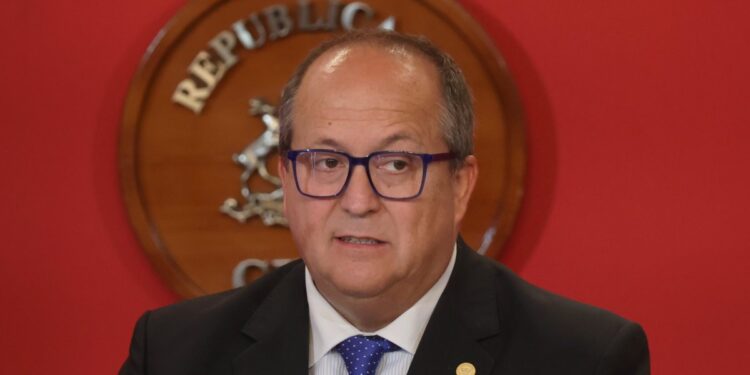 El Fiscal Nacional afirma que «no se requiere» una investigación específica contra el ministro Simpertigue en relación al caso «Muñeca Bielorrusa».