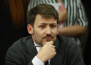 Diego Pardow presenta su respuesta a la Cámara de Diputados y solicita el rechazo de la acusación constitucional por incumplir los requisitos.