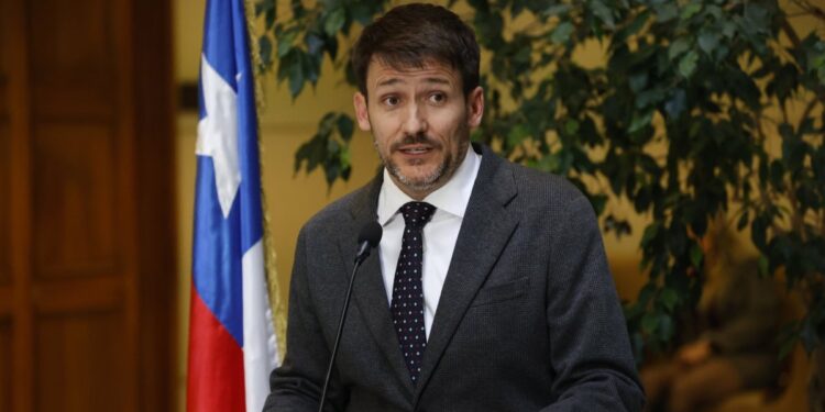 Demócratas solicitan al presidente de la Cámara que gestione la acusación constitucional contra Pardow antes de las elecciones.