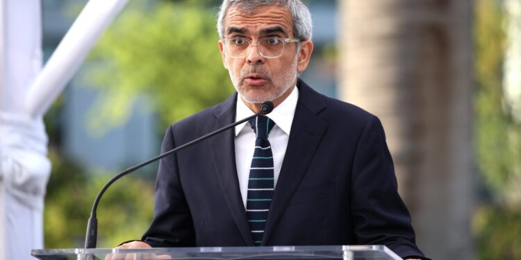 Ministro de Seguridad Pública resalta la normalidad de las elecciones: «Chile cuenta con un sólido sistema democrático».