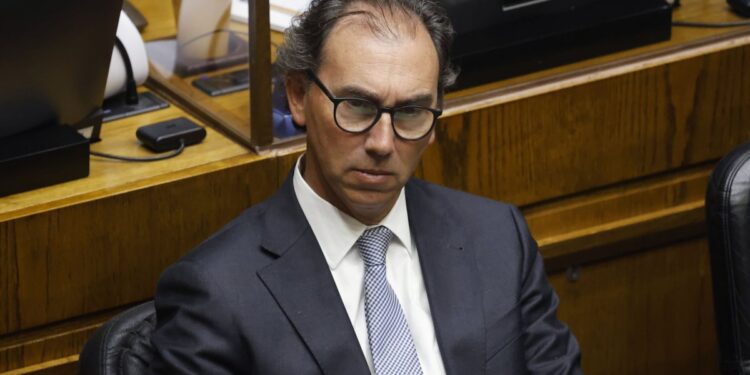 Figueroa sostiene que Chile Vamos «dejó de existir con el presidente Piñera» y sugiere que la coalición necesita «una profunda reflexión».