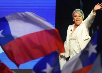 Jeannette Jara conmemoró su avance a la segunda vuelta, señalando a Matthei: «Fue objeto de una campaña terrible basada en mentiras».