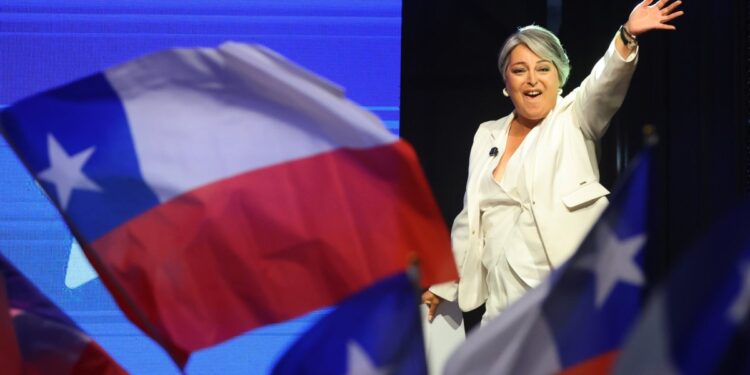 Jeannette Jara conmemoró su avance a la segunda vuelta, señalando a Matthei: «Fue objeto de una campaña terrible basada en mentiras».