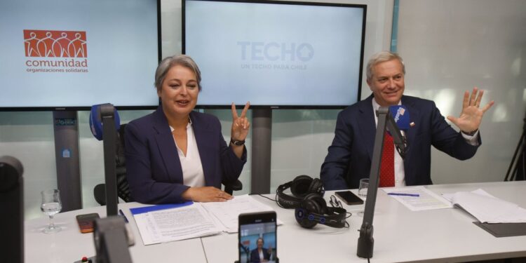 Jara y Kast discutieron las principales problemáticas sociales del país en el debate presidencial.