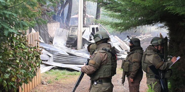 Gobierno explica el plan de seguridad para las elecciones y asegura que no habrá medidas excepcionales en La Araucanía tras los atentados.