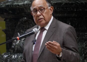 Anuncian cargos constitucionales contra Diego Simpertigue, juez de la Corte Suprema presuntamente vinculado a la trama bielorrusa.