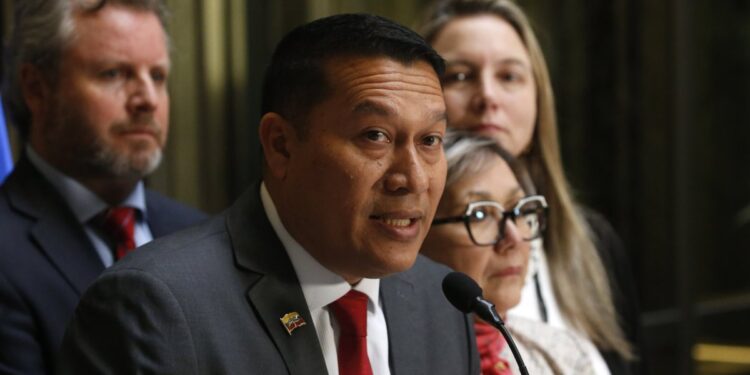 Comando en Venezuela denuncia un intento de atentado contra el líder de su organización en Chile.