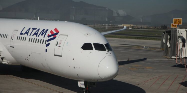 Huelga de pilotos de Latam: El abogado del sindicato solicita a la empresa que «reflexione» y presente una nueva contraoferta.