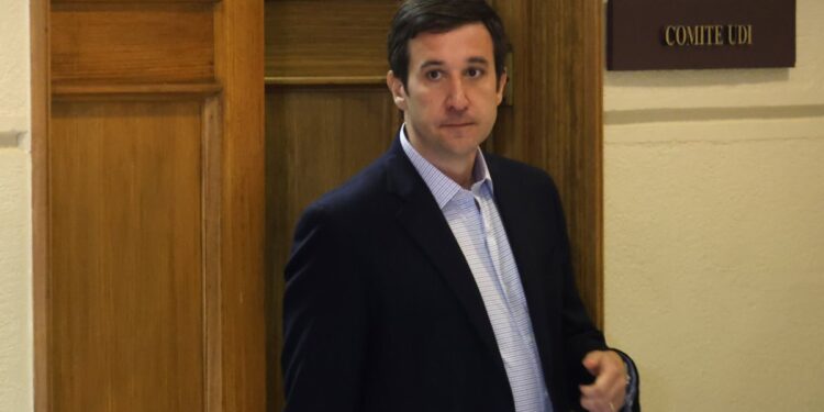 Presidente de la UDI apoya las declaraciones del jefe de campaña de Matthei sobre el «Gobierno de atorrantes»: «Refleja la verdad»