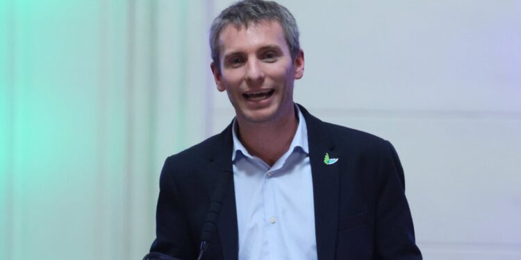 Presidente de Evópoli y posible renuncia de Jara al PC si asume en La Moneda: «Nos está tomando por tontos a todos.»