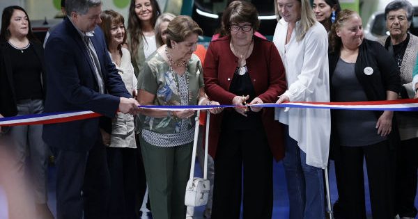 Colina promueve la Política de Buen Trato con nuevos estacionamientos preferenciales.