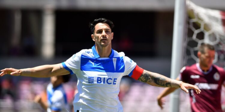 Universidad Católica venció a La Serena y comienza a asegurar su clasificación para la Copa Libertadores.