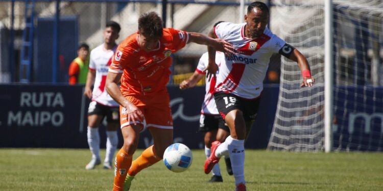 Cobreloa derrotó a Curicó Unido, lo que permite a Santiago Wanderers clasificar a la liguilla.