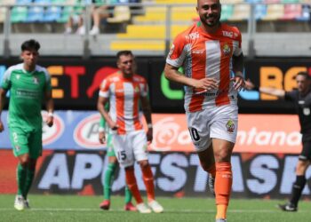 Cobresal derrota a Audax y sorprende a Colo Colo.
