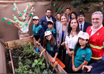 Gobierno inicia en la Región Metropolitana el programa “Escuelas Preparadas” para prevenir incendios forestales.