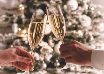 Talca congrega a reconocidas viñas en un evento multitudinario enfocado en el espumante maulino.