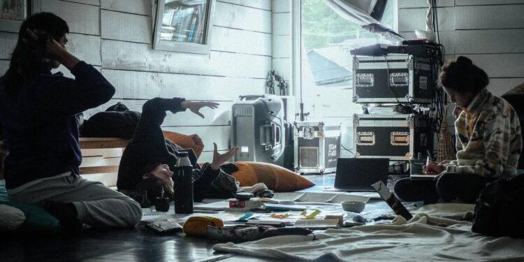 Residencia de danza contemporánea investiga nuevas conexiones.