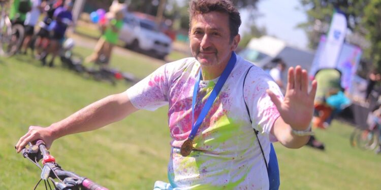 Cientos de participantes animaron la primera Cicletada Color UOH en Colchagua.