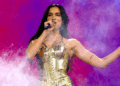 Dua Lipa deslumbró en Chile con un homenaje a Mon Laferte y un español impecable.