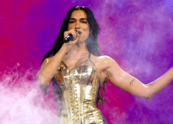 Dua Lipa deslumbró en Chile con un homenaje a Mon Laferte y un español impecable.