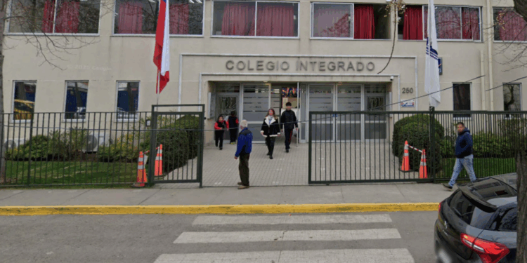Suspensión de clases en el Colegio Integrado San Pío X de Talca debido a una amenaza de atentado.