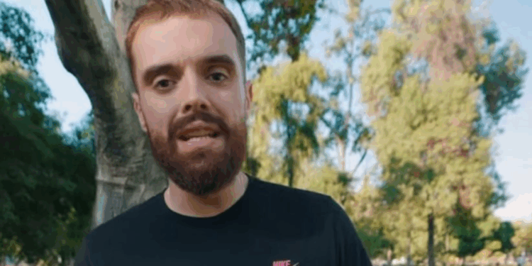 Ibai Llanos llega a Chile y provoca furor en redes al publicar un video sobre el acento chileno.