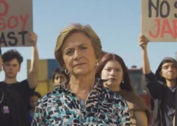 «Es buena onda y simpática»: Evelyn Matthei responde a las críticas por su video de campaña.