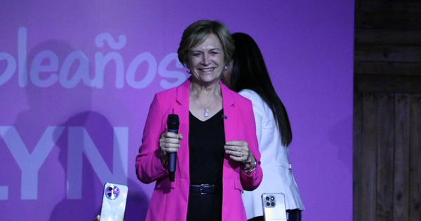 Matthei festeja su cumple en Colina justo antes de las elecciones presidenciales.