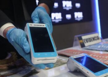 Banda chilena movió más de $4 mil millones con tarjetas clonadas en Estados Unidos.