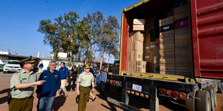 Carabineros confiscó 480 mil cajetillas de cigarrillos de contrabando en el paso Chacalluta.