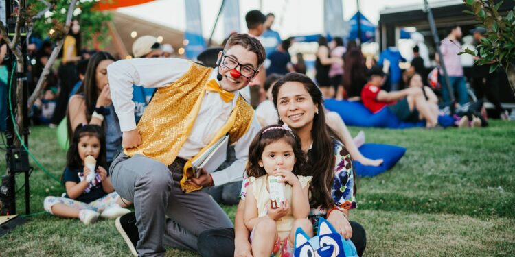 Emprendedores del Maule invaden Talca en la Feria Mi Barrio Emprende 2025.